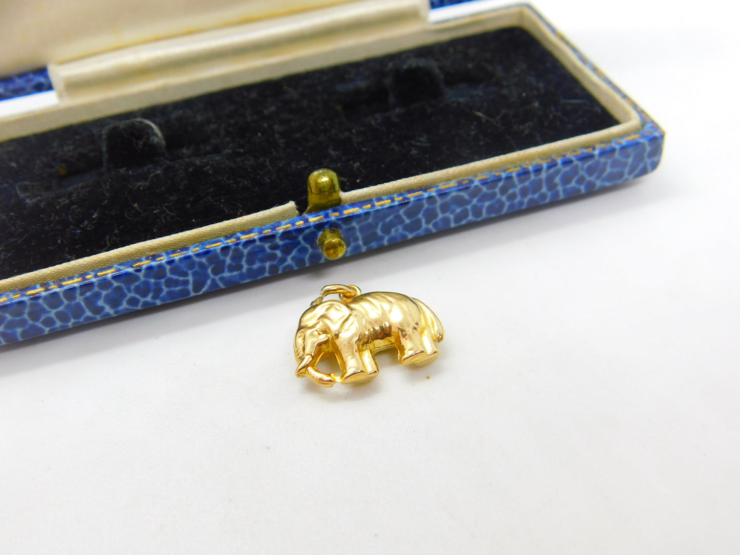 9ct Yellow Gold Walking Elephant Charm Pendant Vintage c1960