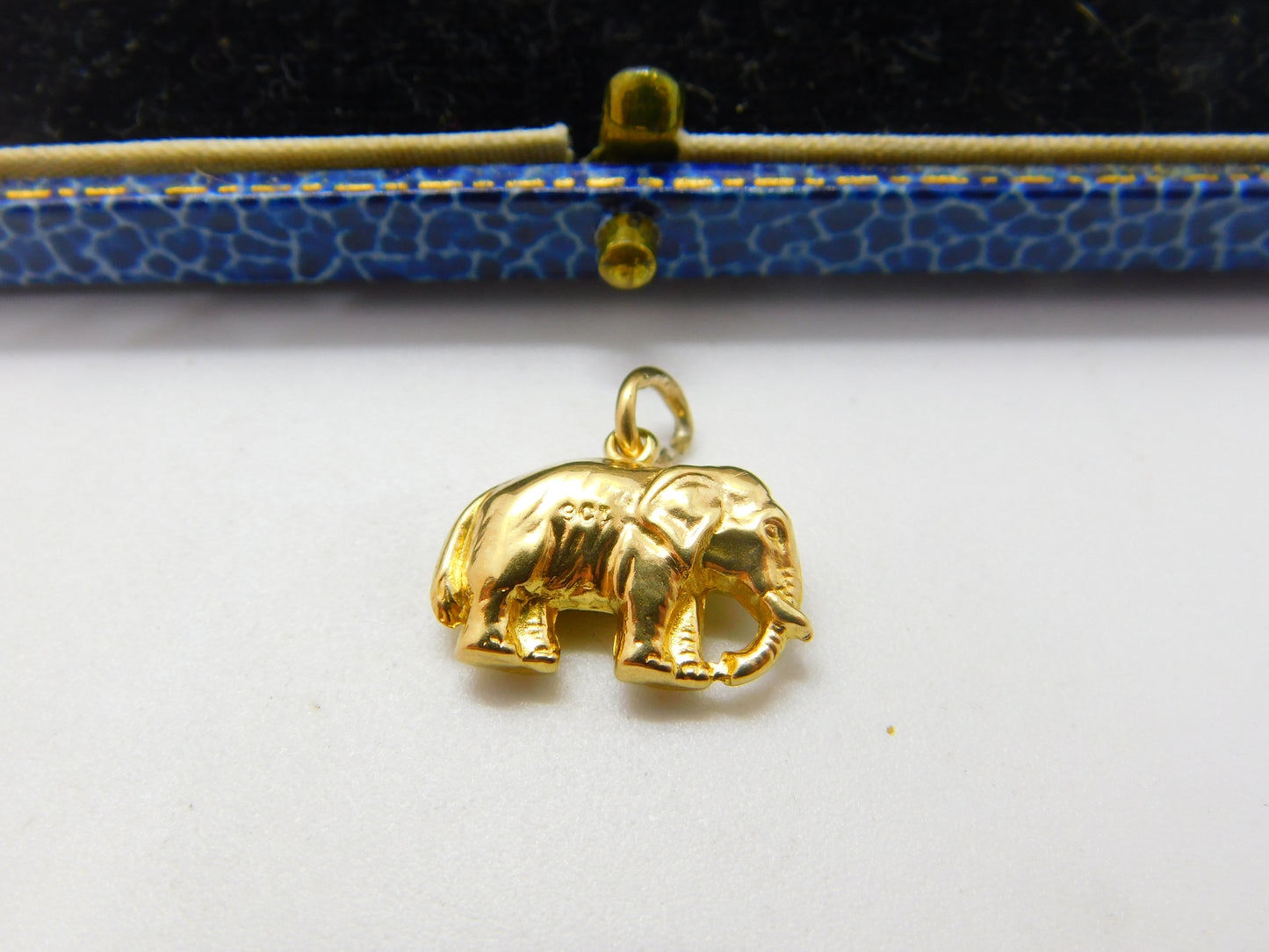 9ct Yellow Gold Walking Elephant Charm Pendant Vintage c1960