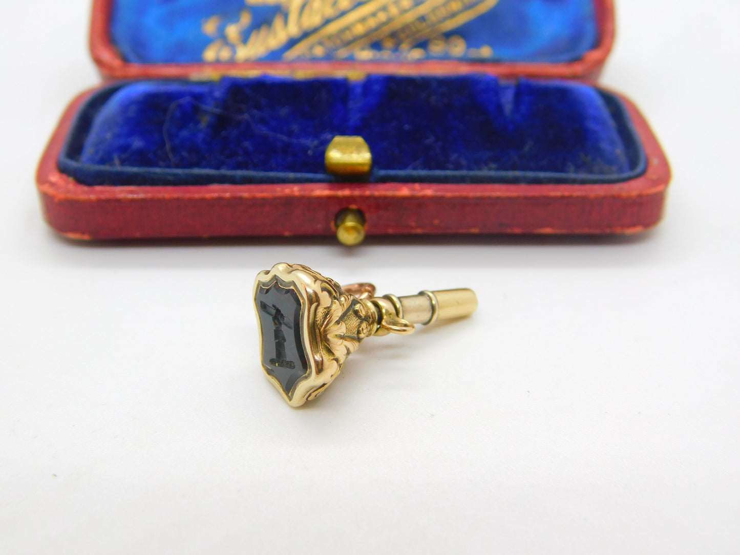 Victorian 9ct Gold Carved Bloodstone Hand Holding Staff Intaglio Fob Seal 1860