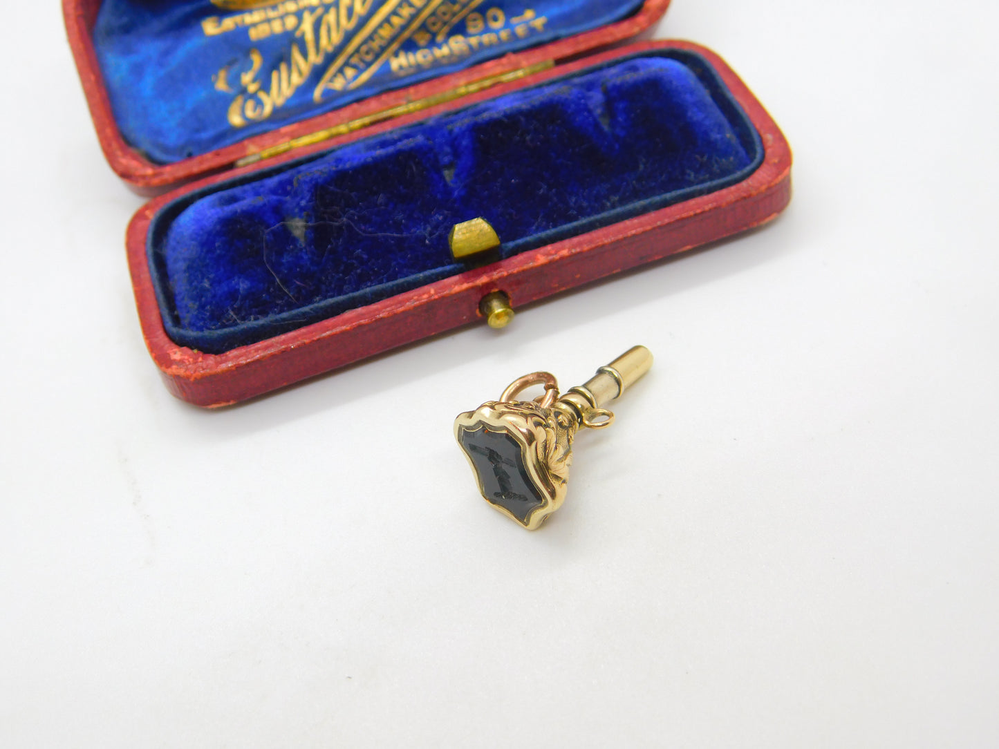 Victorian 9ct Gold Carved Bloodstone Hand Holding Staff Intaglio Fob Seal 1860