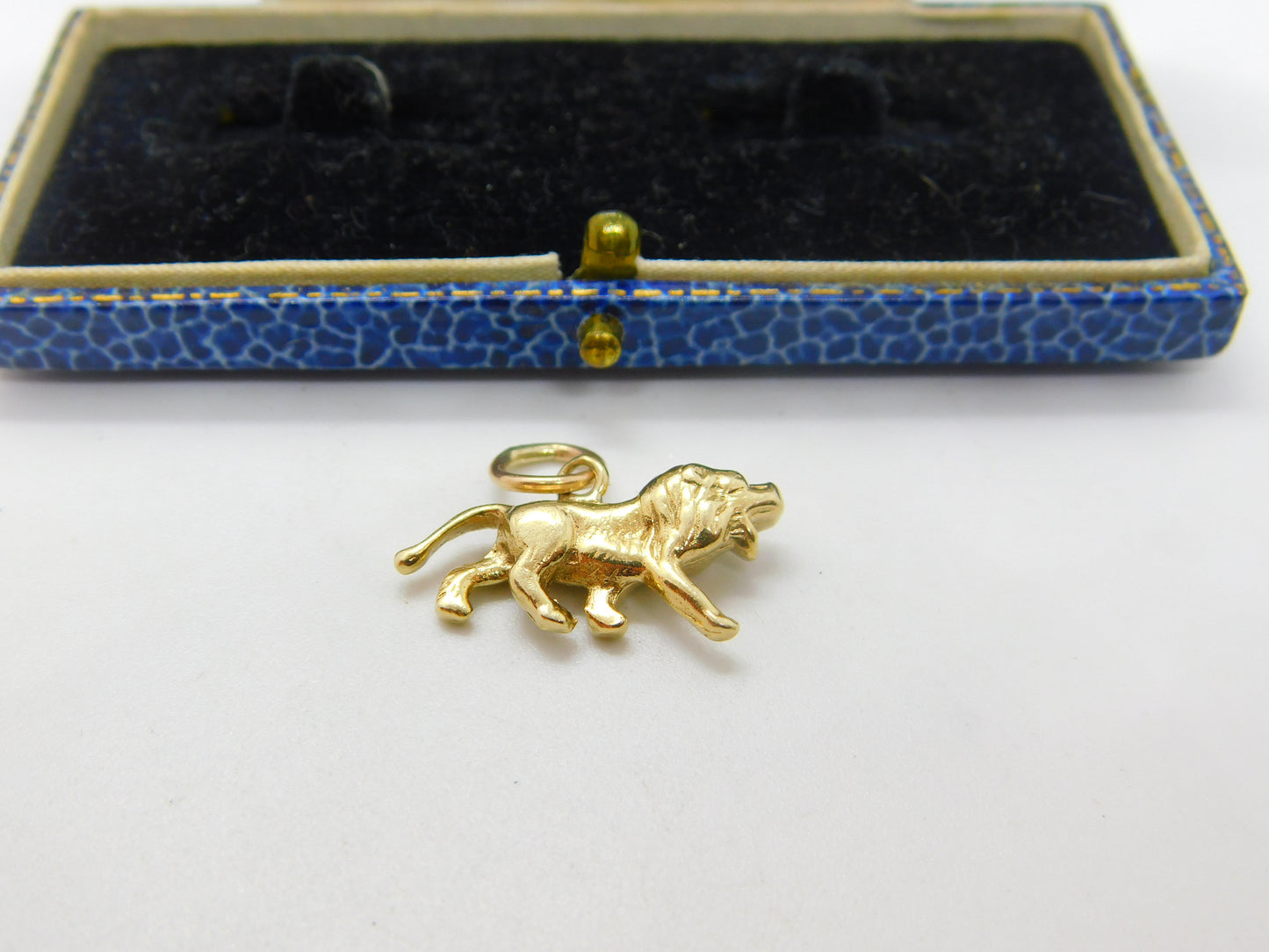 9ct Yellow Gold Leo Zodiac or Lion Charm Pendant Antique c1940 Art Deco