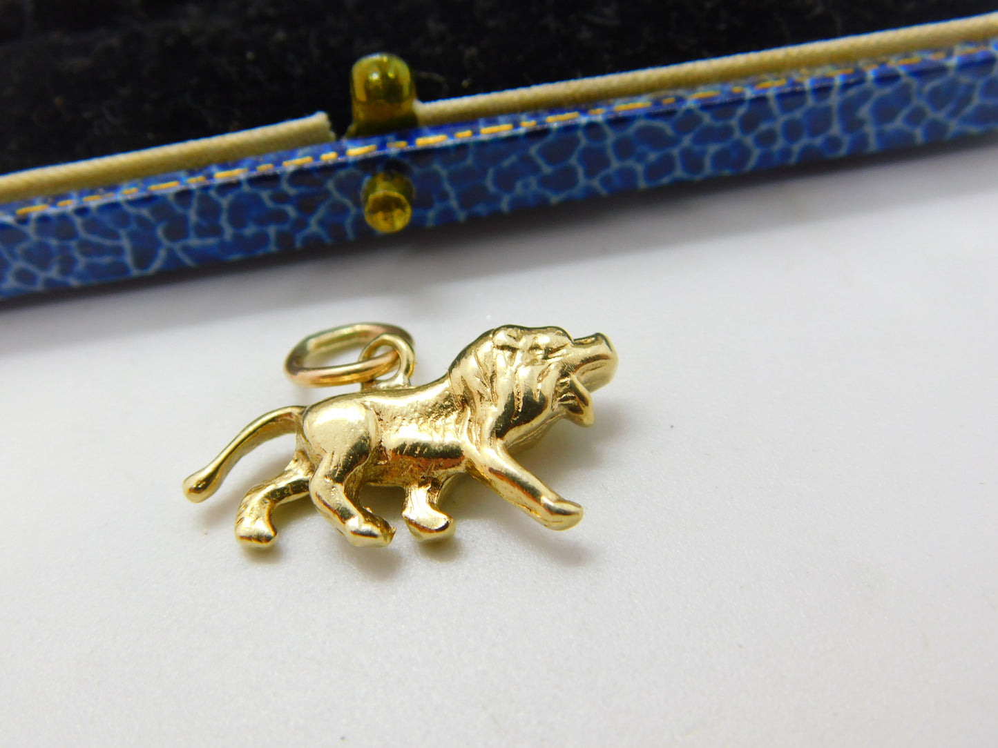 9ct Yellow Gold Leo Zodiac or Lion Charm Pendant Antique c1940 Art Deco