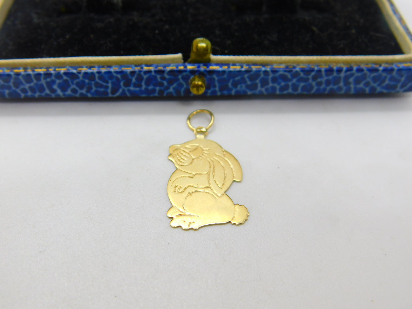 9ct Yellow Gold Cartoon Bunny Rabbit 2D Charm Pendant Vintage 1983 London