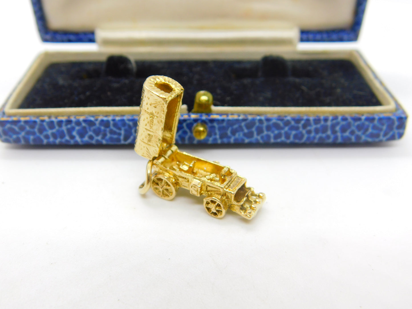 9ct Yellow Gold Opening Travelling Wagon Caravan Charm Vintage 1961 London