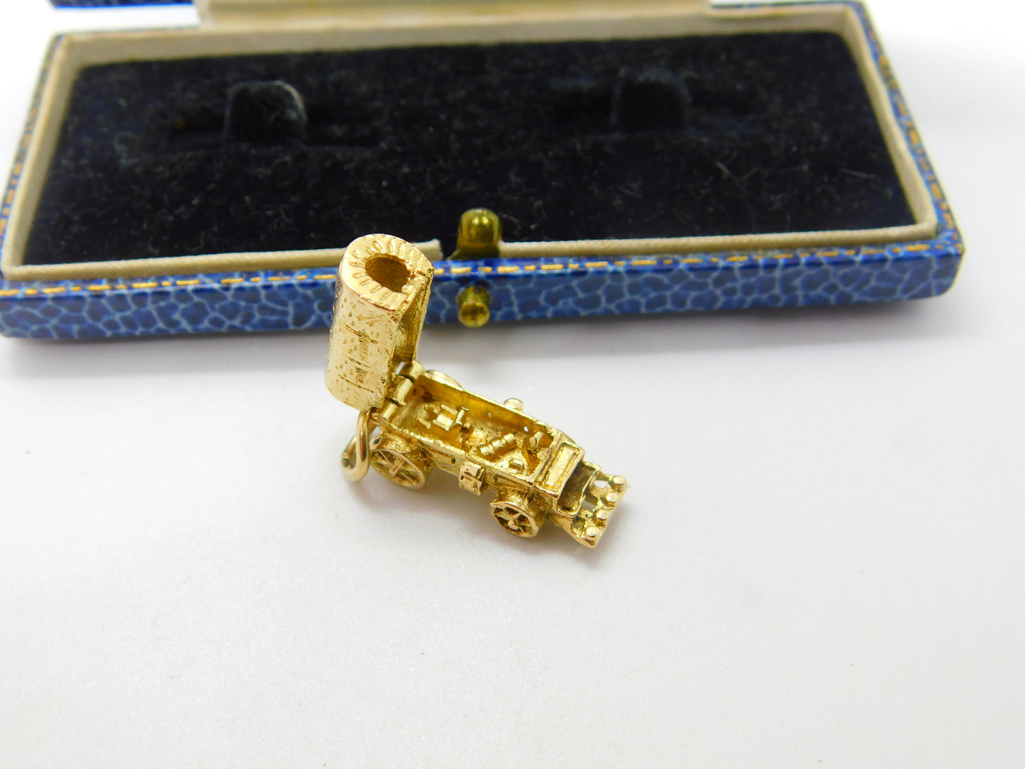 9ct Yellow Gold Opening Travelling Wagon Caravan Charm Vintage 1961 London