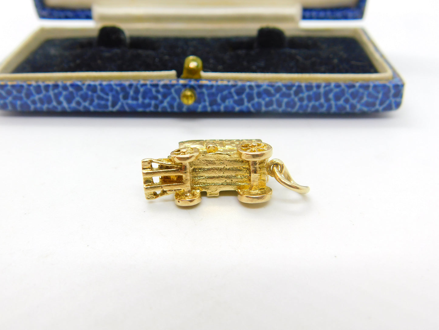 9ct Yellow Gold Opening Travelling Wagon Caravan Charm Vintage 1961 London