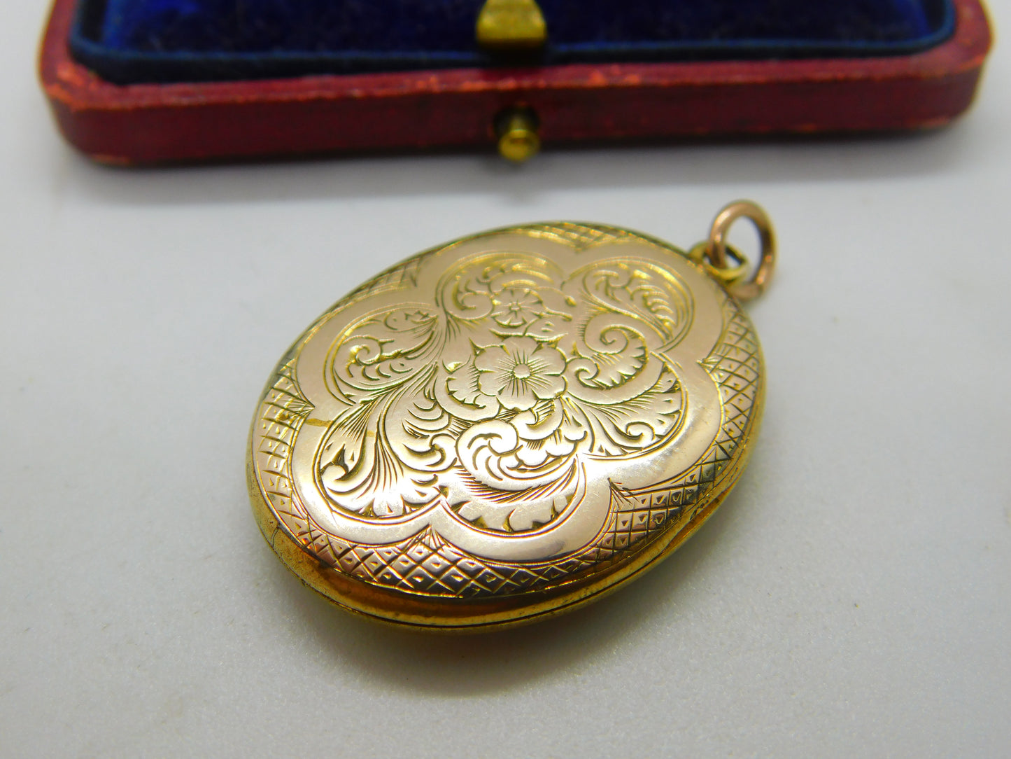 Victorian 9ct Yellow Gold Back & Front Floral Pattern Locket Pendant Antique