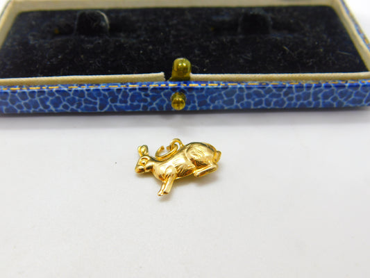 9ct Yellow Gold Bunny Rabbit or Hare Charm Pendant Vintage c1970