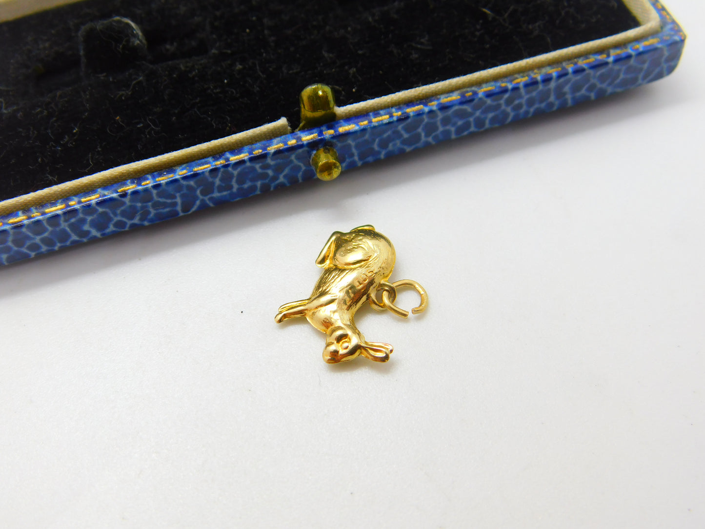 9ct Yellow Gold Bunny Rabbit or Hare Charm Pendant Vintage c1970