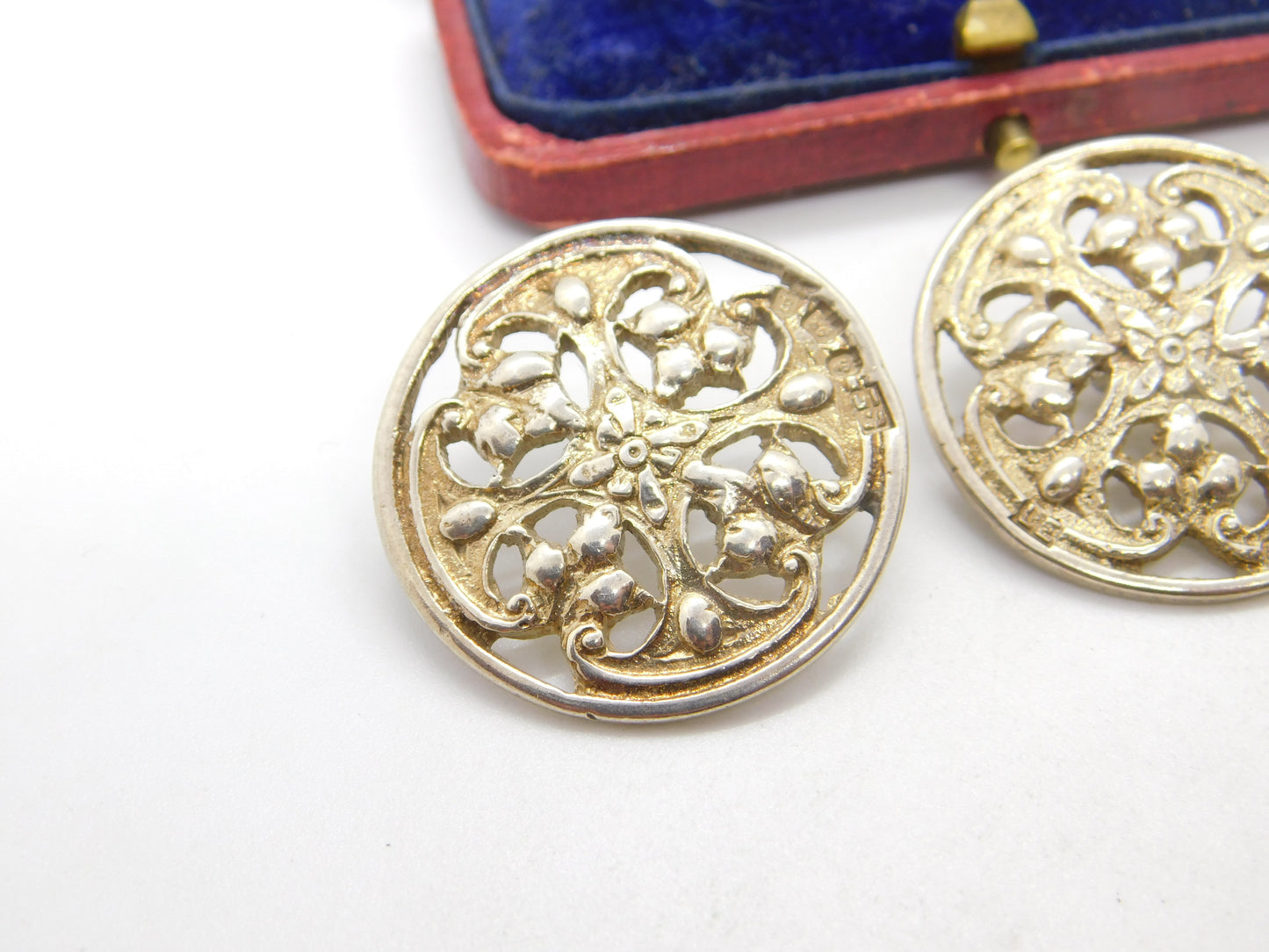 Set of Three Victorian Sterling Silver Art Nouveau Buttons 1900 Birmingham