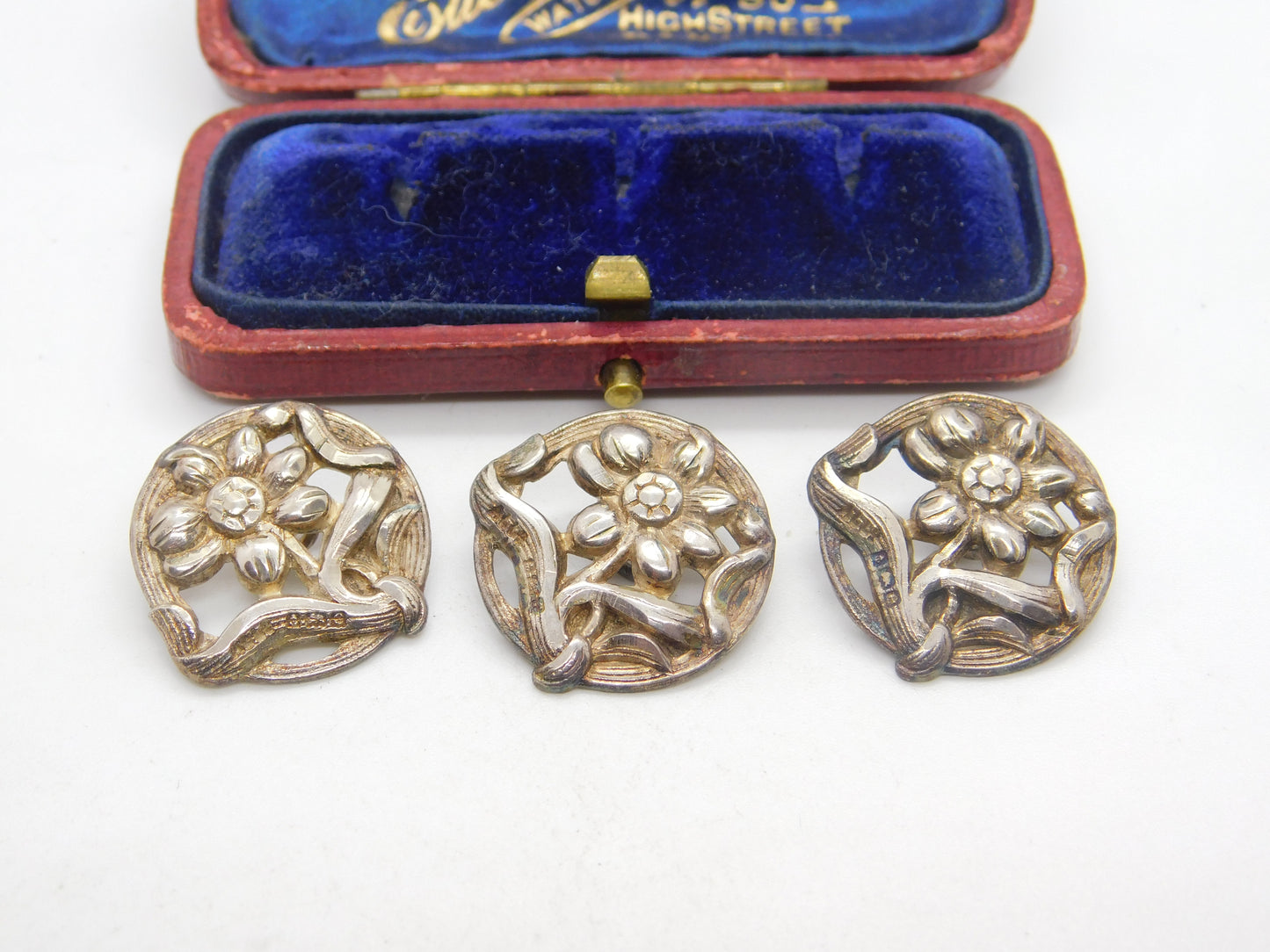 Edwardian Set of Three Sterling Silver Daisy Flower Buttons 1904 Birmingham