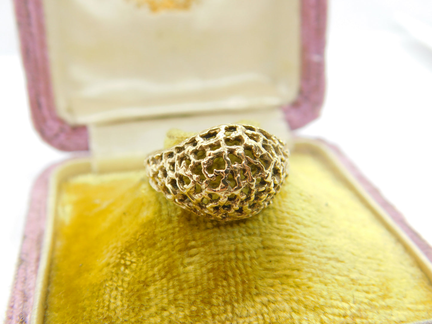 9ct Yellow Gold Textured Pattern Honeycomb Band Ring 1982 Birmingham Vintage