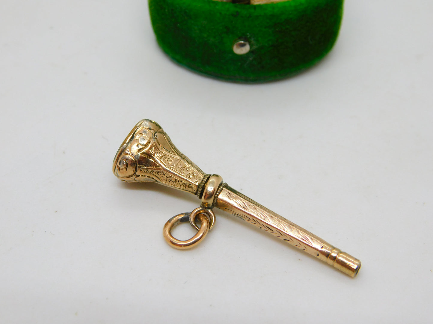 Victorian 9ct Yellow Gold Shield Cut Bloodstone Watch Key Fob Antique c1860