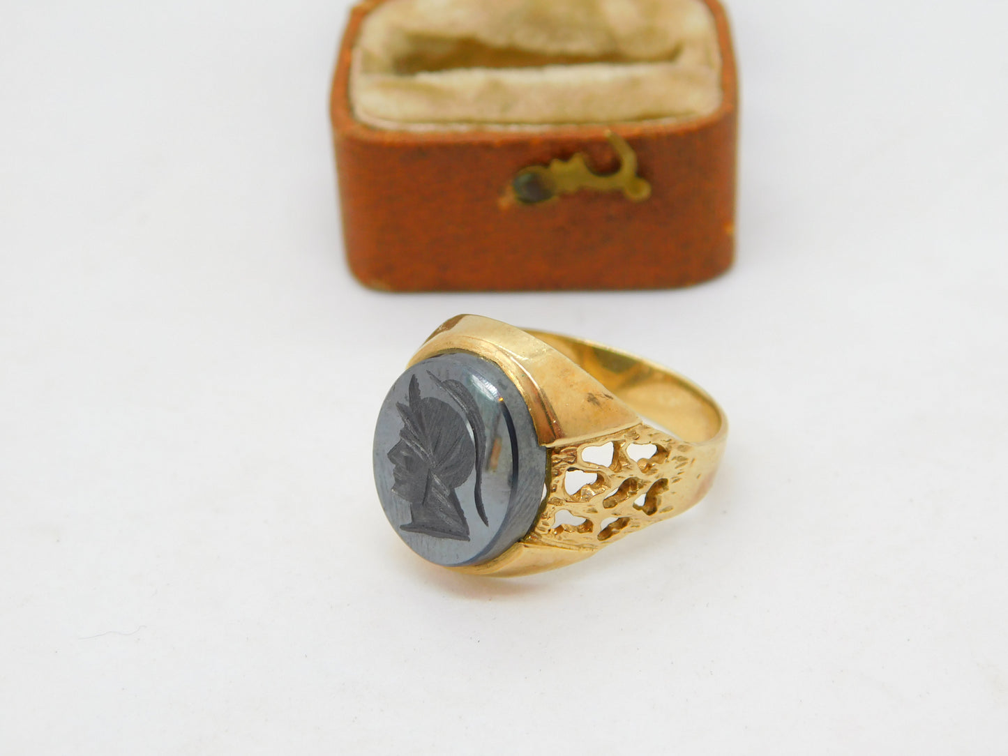 9ct Yellow Gold Haematite Centurion Signet Ring Vintage 1969 London