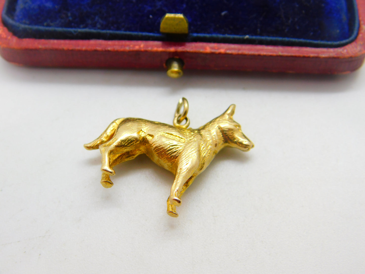 9ct Yellow Gold German Shepard Dog Charm Pendant 1986 Birmingham Vintage