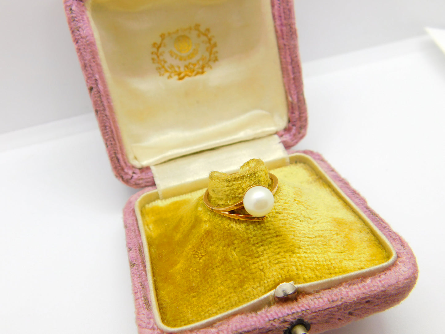 18ct Yellow Gold & Pearl Set Modernist Twist Band Ring Vintage c1970 Size J UK