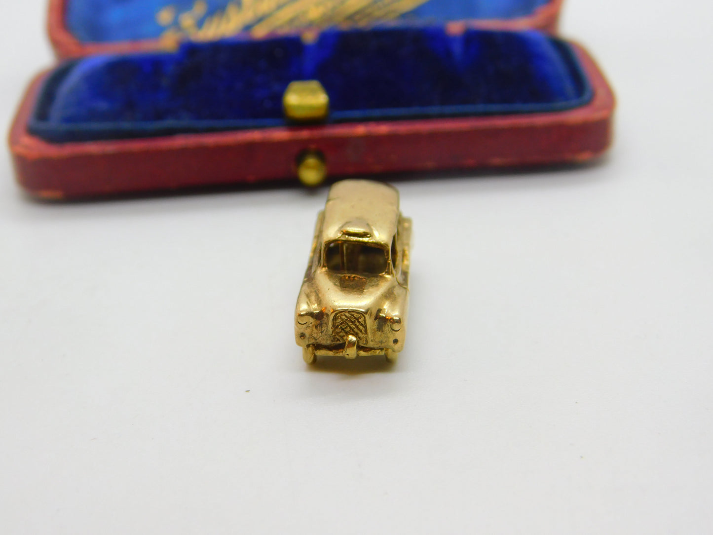 9ct Gold Opening 'London Diesel Taxi for Hire' Charm 1972 London Vintage