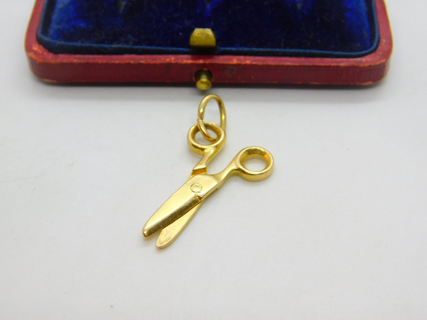 9ct Yellow Gold Pair of Scissors Charm Pendant Vintage c1970 Articulated