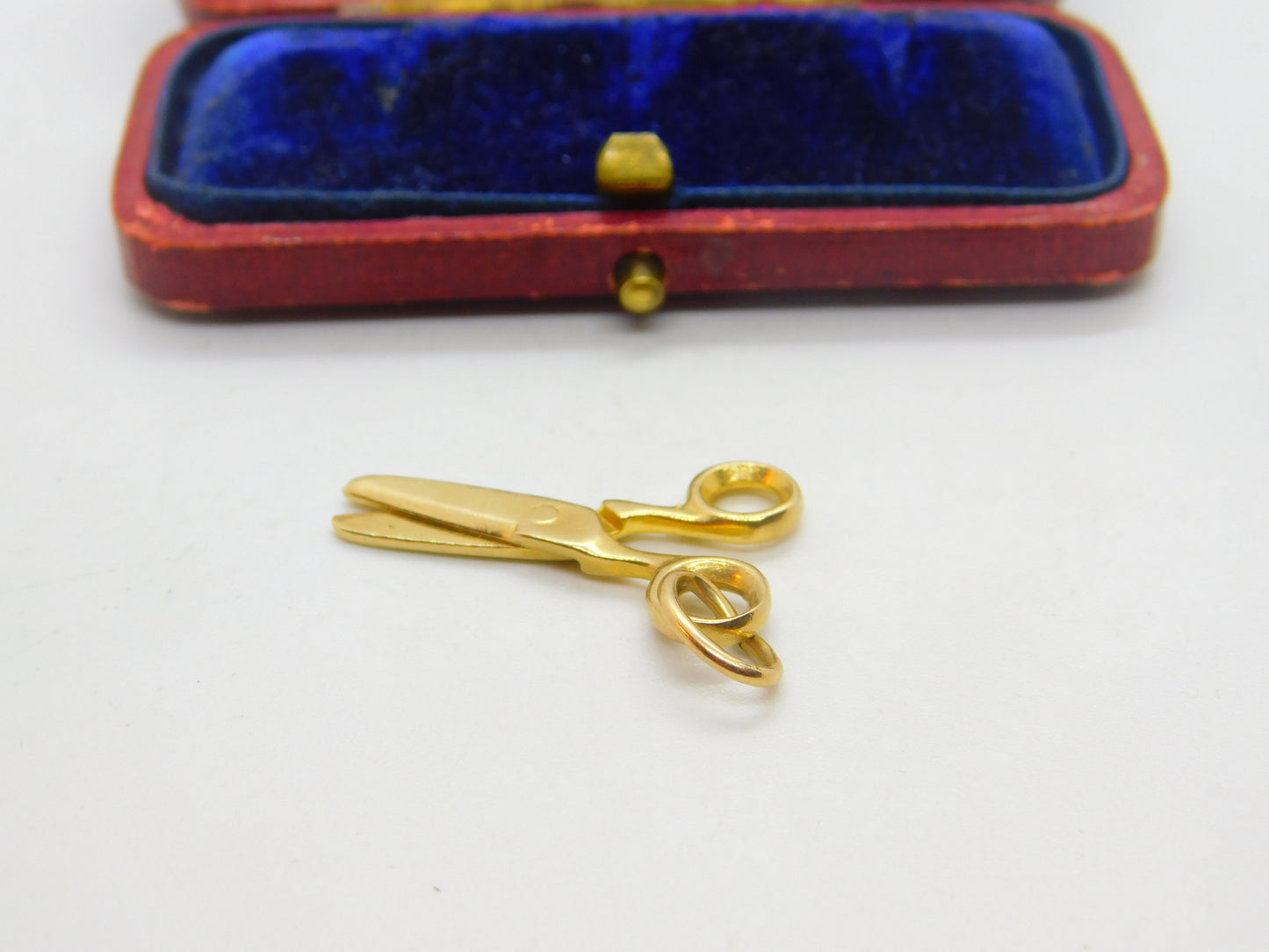 9ct Yellow Gold Pair of Scissors Charm Pendant Vintage c1970 Articulated