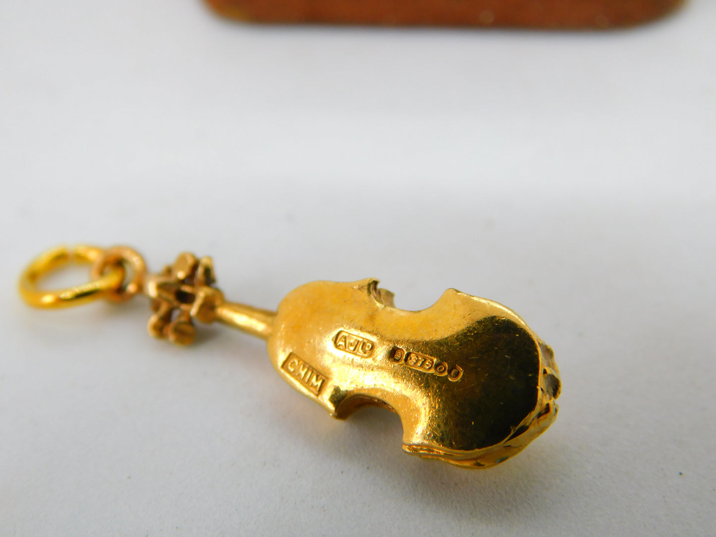 CHIM 9ct Yellow Gold Violin Musical Charm Pendant Vintage 1969 London