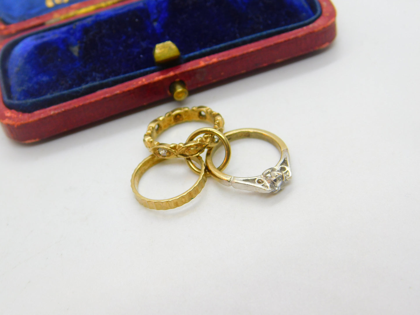 9ct Yellow Gold Wedding & Engagement Ring Charm Pendant Vintage c1970