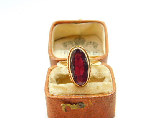 9ct Yellow Gold Marquise Style Set Bohemian Garnet Dress Ring 1979 Birmingham