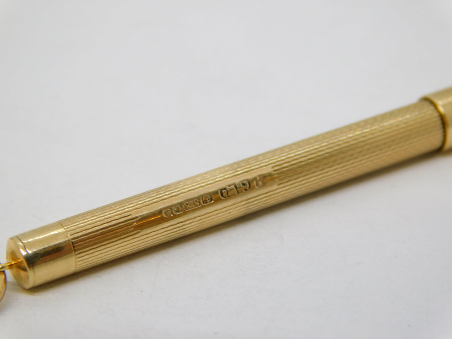 9ct Yellow Gold Engine Turned Propelling Toothpick Vintage 1975 Birmingham