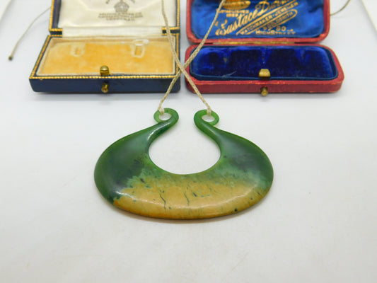 New Zealand Nephrite Jade Maori 'Whale Tail' Pendant Keepsake Vintage c1970