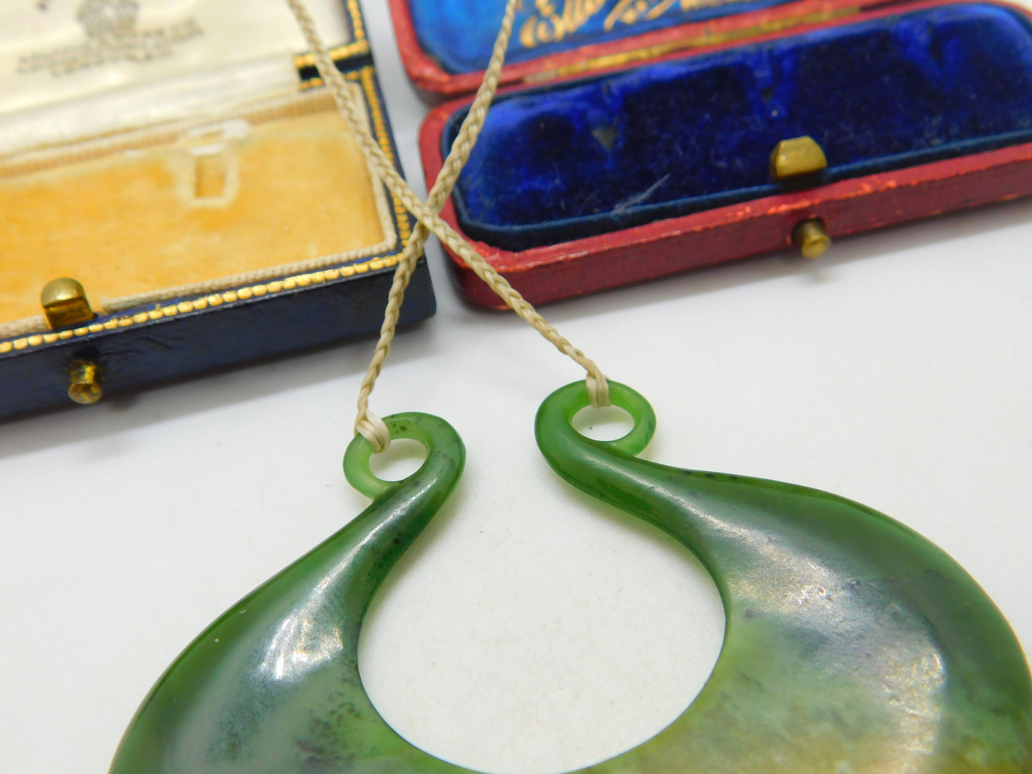 New Zealand Nephrite Jade Maori 'Whale Tail' Pendant Keepsake Vintage c1970