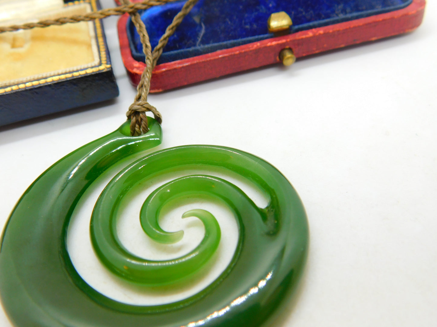 New Zealand Maori Carved Nephrite Jade 'Koru' Pendant Keepsake Vintage c1970