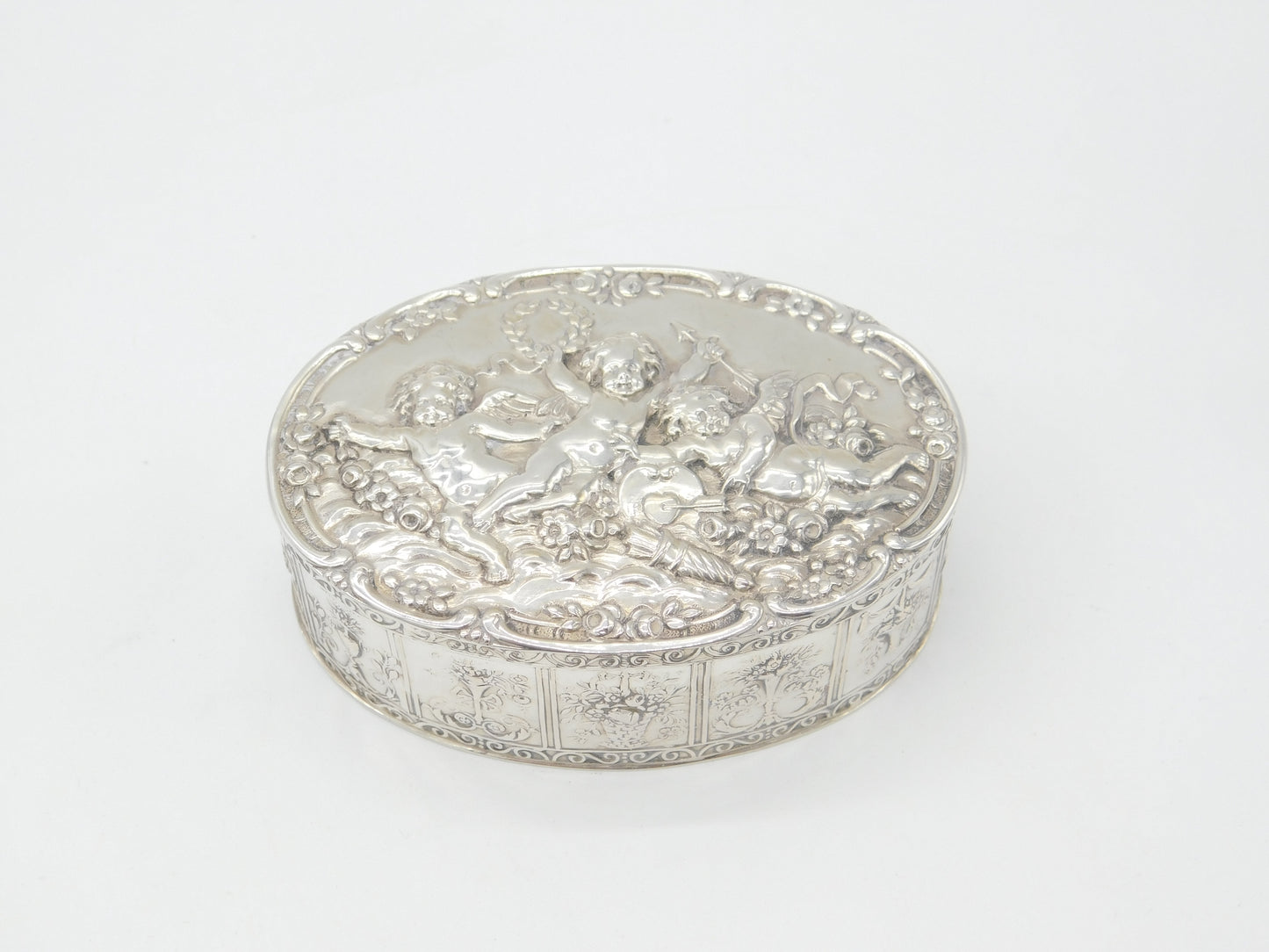 German .800 Silver Classical Cherub & Floral Pattern Large Trinket Box c1900