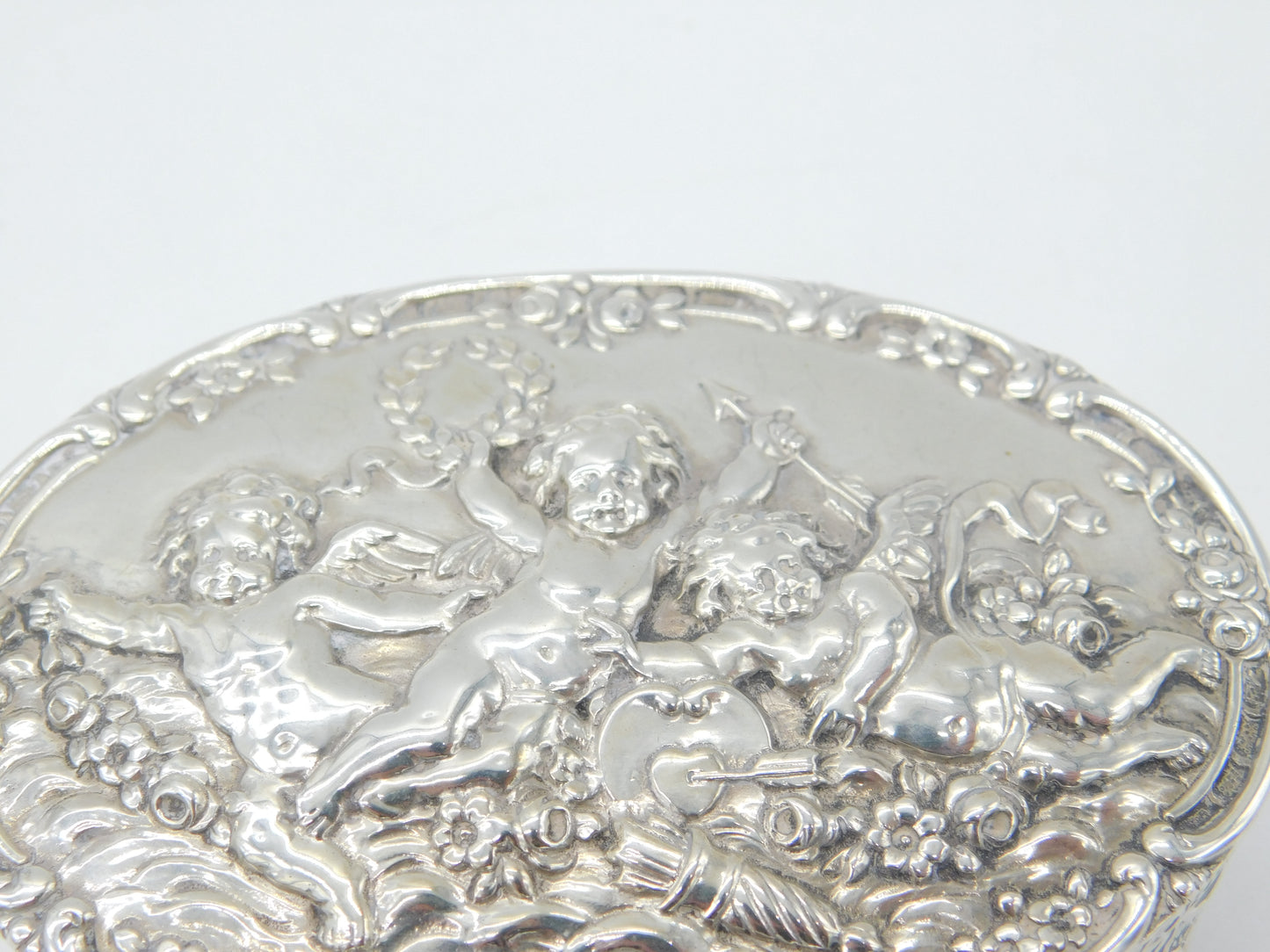 German .800 Silver Classical Cherub & Floral Pattern Large Trinket Box c1900