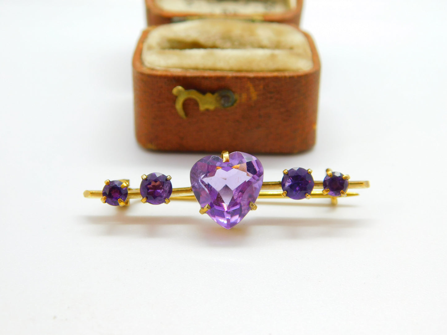 Victorian 15ct Yellow Gold Heart Cut Amethyst Sweetheart Brooch c1900 Antique