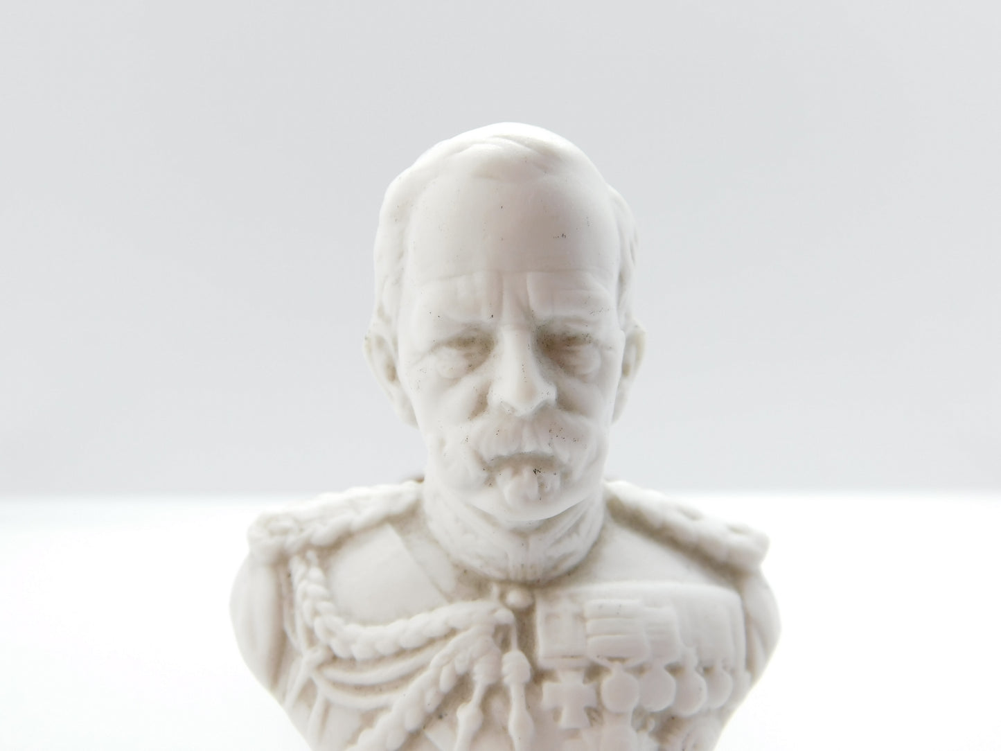 Victorian Miniature Porcelain Bust of Field Marshal Frederick Roberts c1900