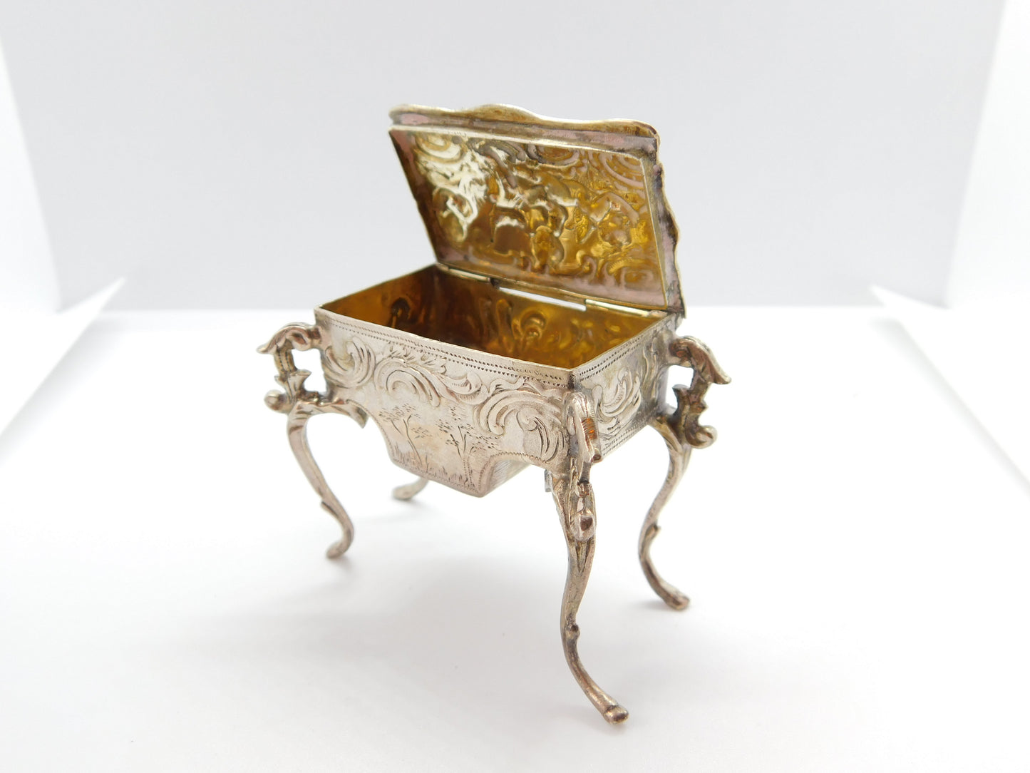 Victorian Dutch Sterling Silver Miniature Cherub Dolls House Table Ring Box c1880