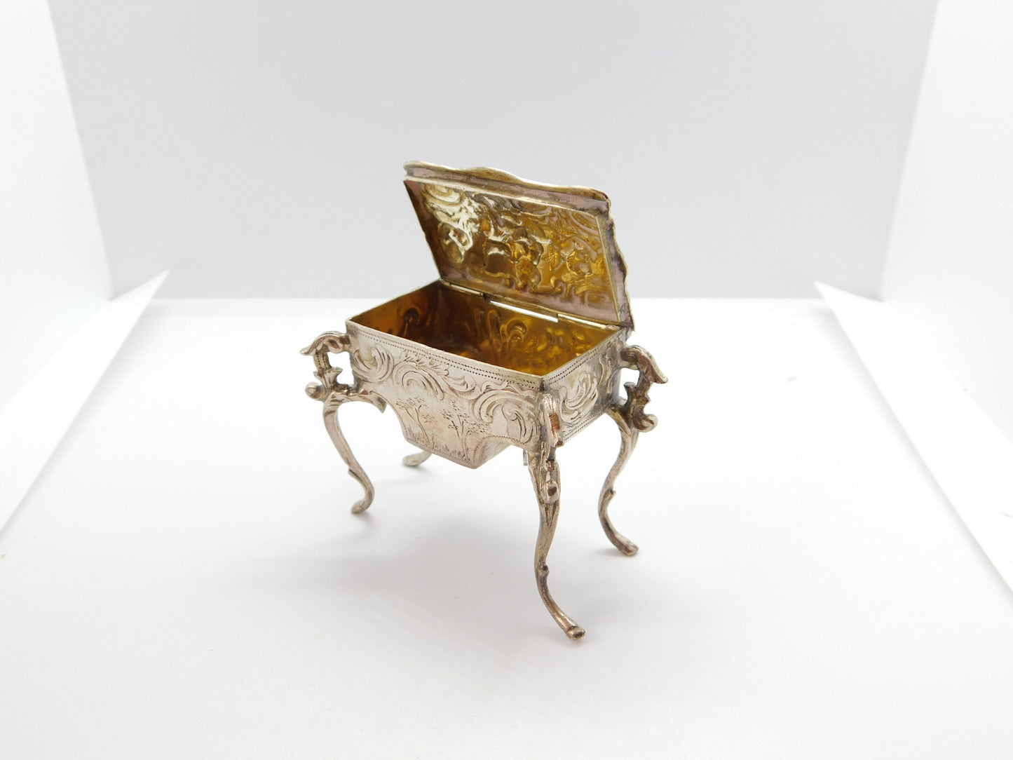 Victorian Dutch Sterling Silver Miniature Cherub Dolls House Table Ring Box c1880