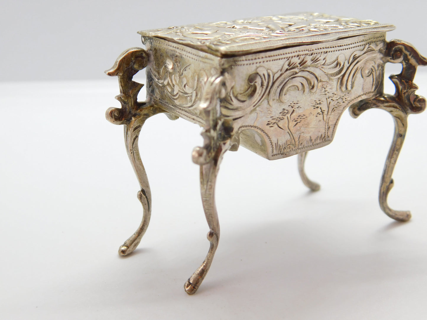 Victorian Dutch Sterling Silver Miniature Cherub Dolls House Table Ring Box c1880