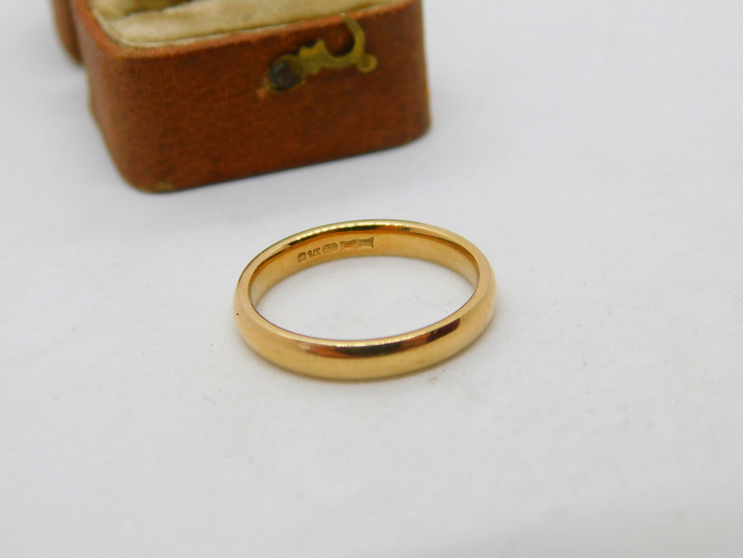 9ct Yellow Gold Wedding Band Ring Vintage c1990 London Size M 1/2 UK