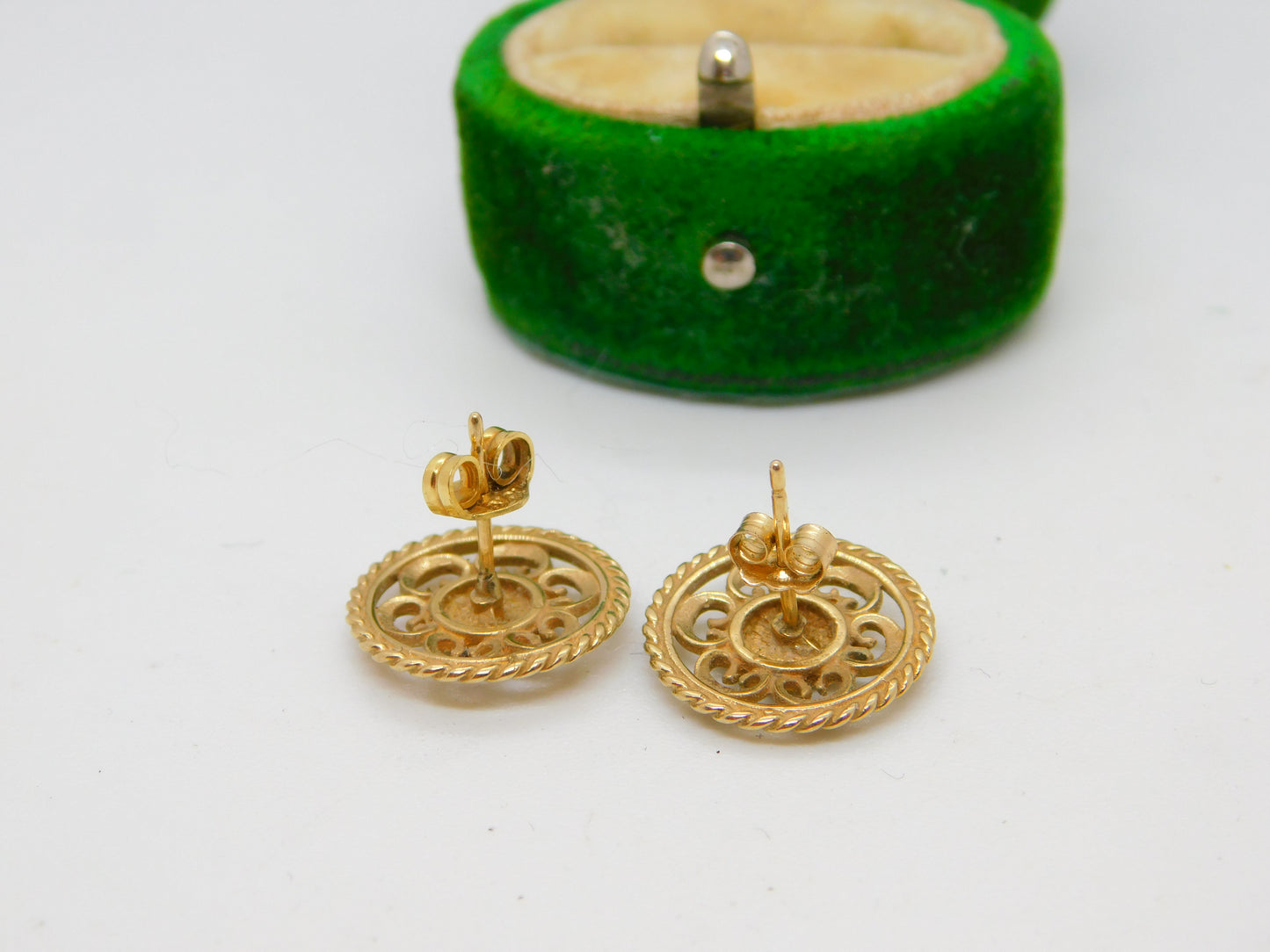 9ct Yellow Gold Floral Pattern Stud Earrings Vintage c1980 London