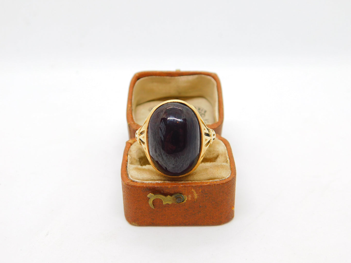 Georgian 18ct Gold Cabochon Cut Bohemian Garnet Signet Ring c1820 Antique