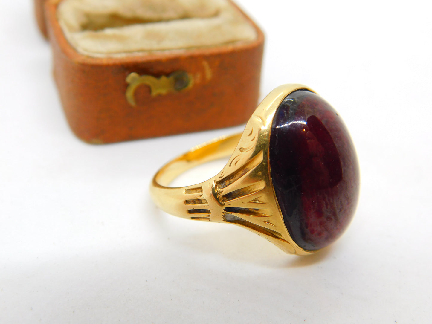 Georgian 18ct Gold Cabochon Cut Bohemian Garnet Signet Ring c1820 Antique