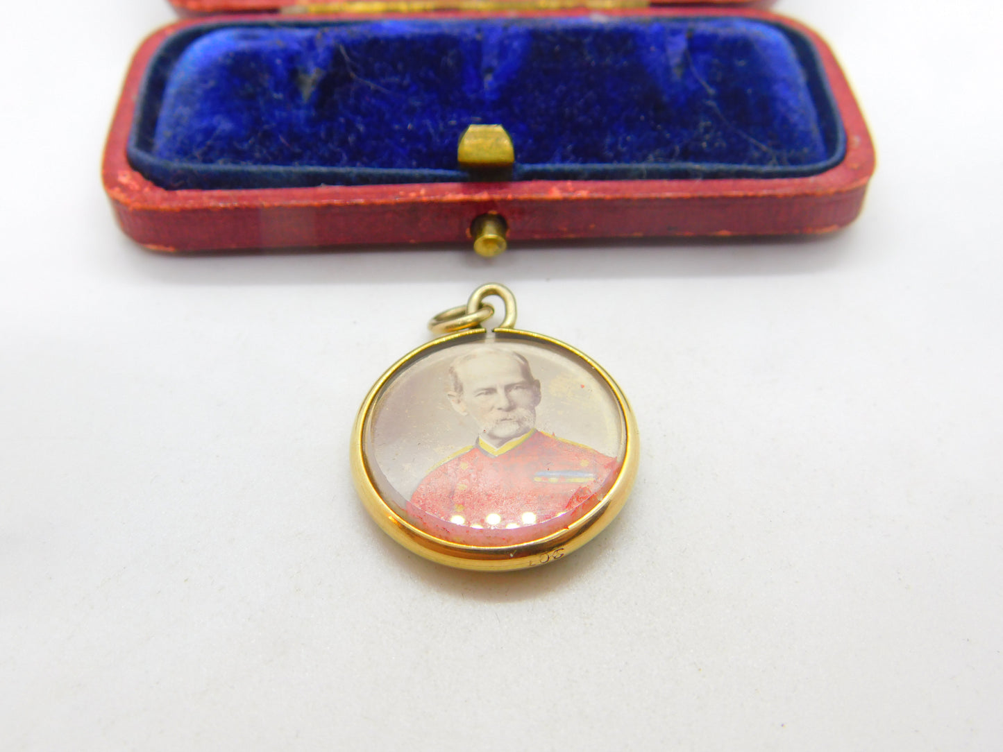 Victorian 9ct Yellow Gold General Lord Roberts Portrait Locket Pendant c1890