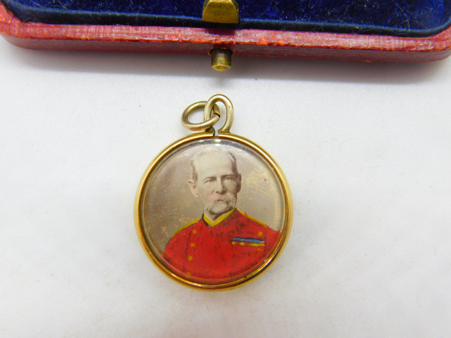 Victorian 9ct Yellow Gold General Lord Roberts Portrait Locket Pendant c1890