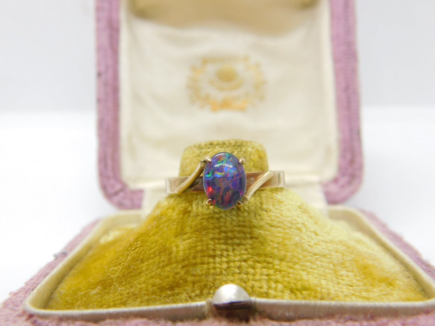 9ct Gold & Cabochon Doublet Opal Set Band Ring Antique c1920 Art Deco