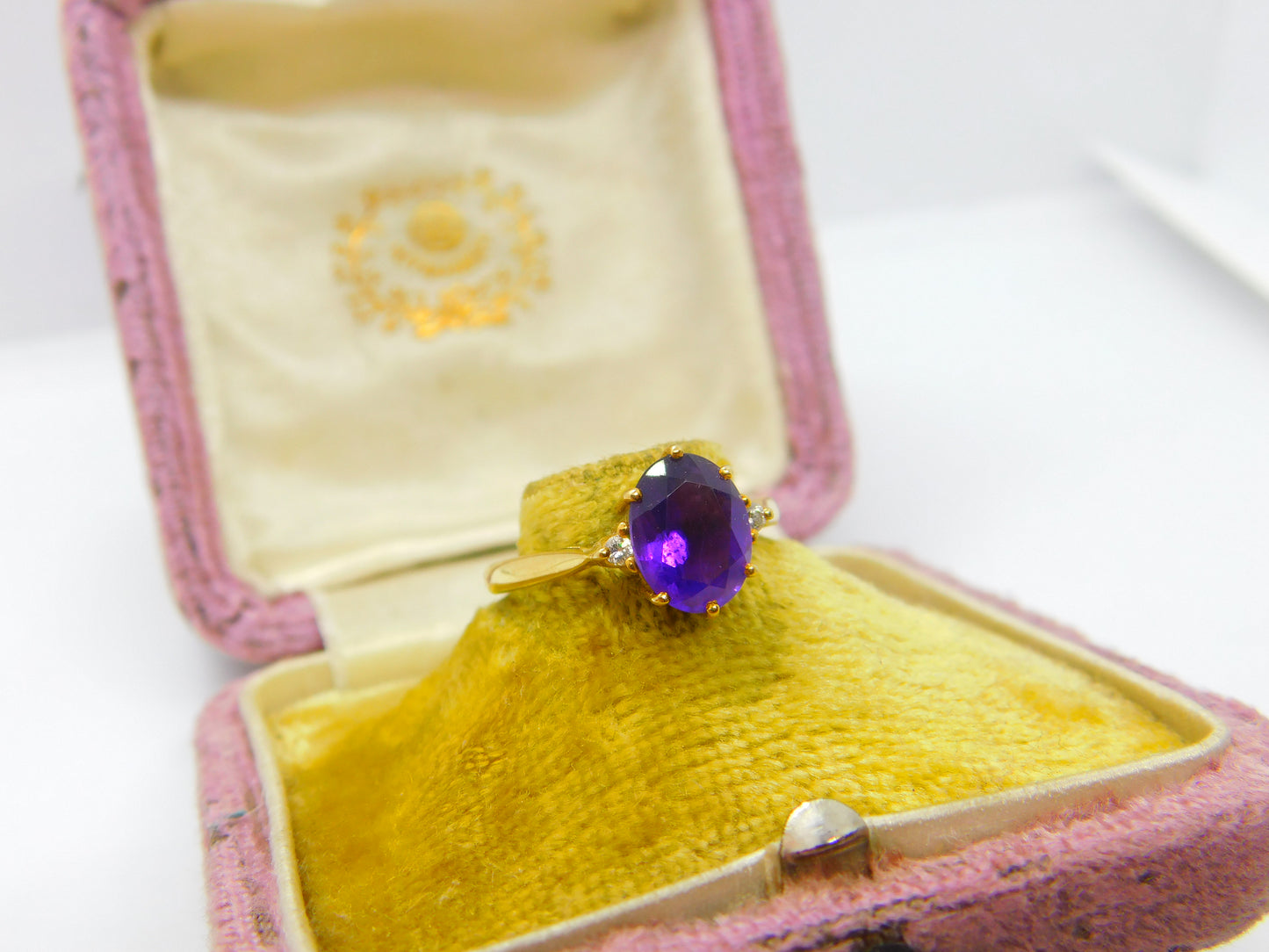 18ct Yellow Gold, Purple Amethyst & Diamond Band Ring Vintage 1982 London