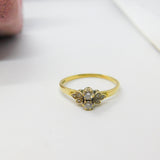 18ct Gold & 0.2ct Diamond Daisy Flower Band Ring Vintage 1969 London