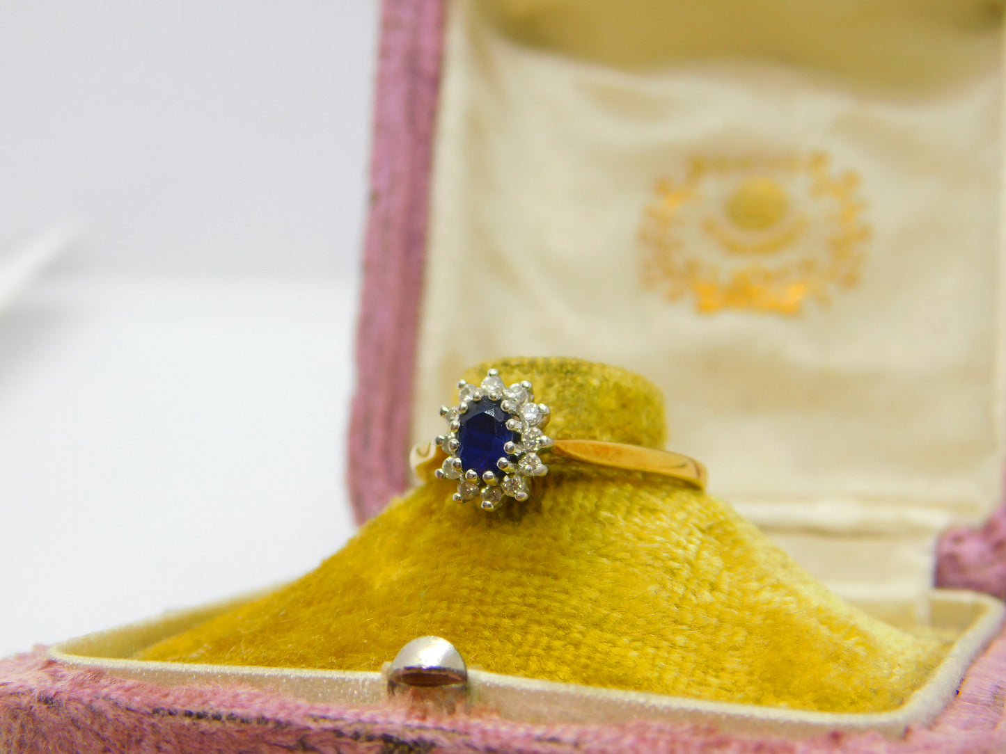 18ct Yellow Gold, Sapphire & Diamond Floral Cluster Ring Vintage 1990 Sheffield