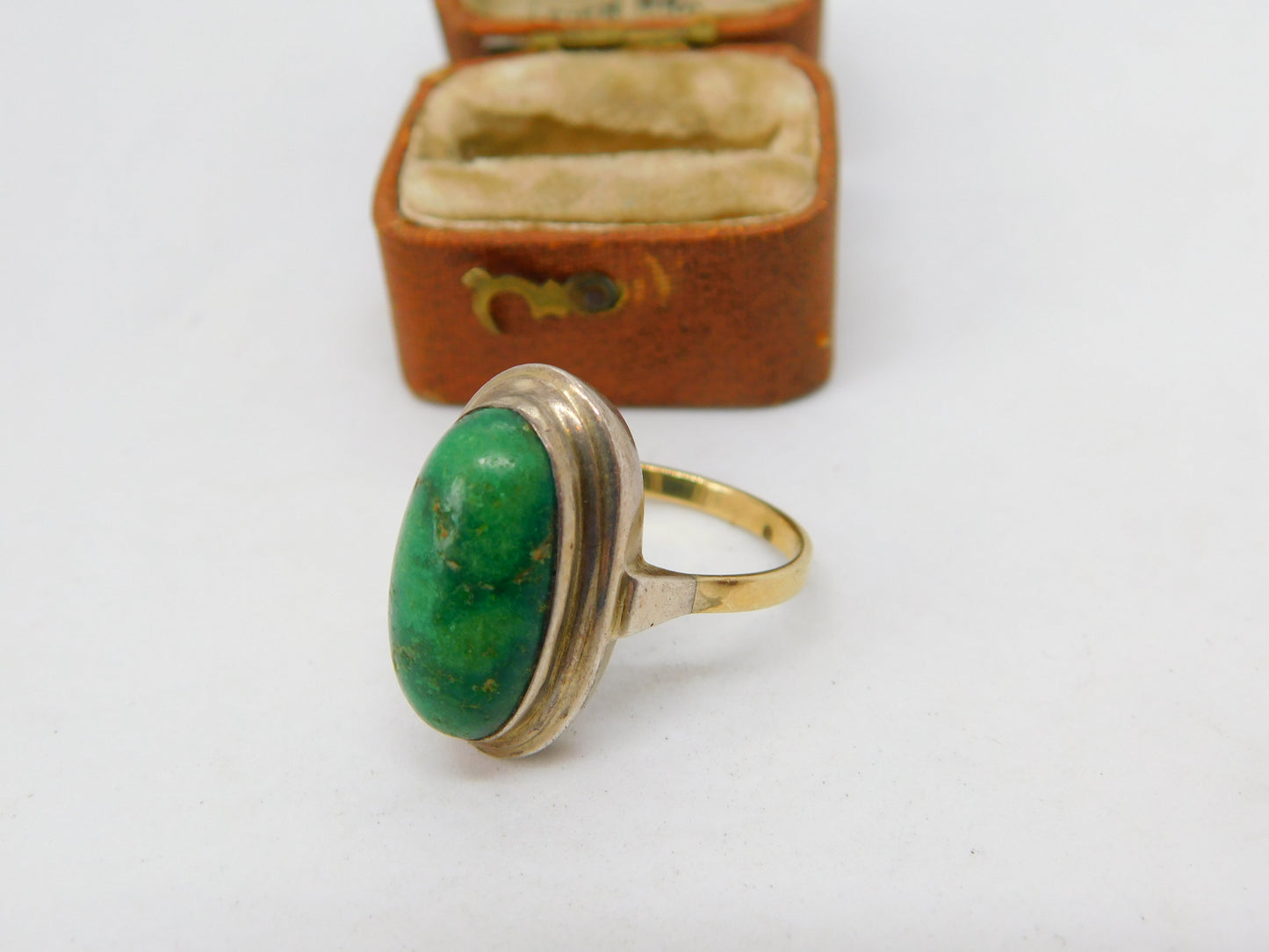 8ct Yellow Gold Cabochon Chrysoprase Dress Ring Antique c1920 Art Deco