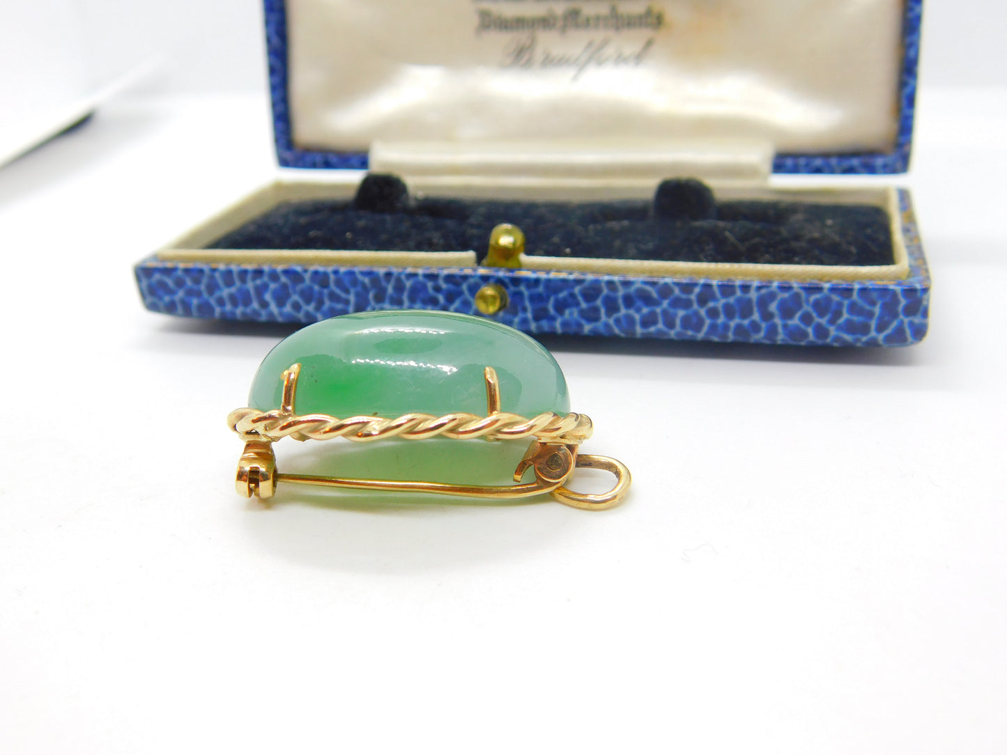 9ct Yellow Gold Rope Twist Border & Cabochon Aventurine Pendant or Brooch Vintag