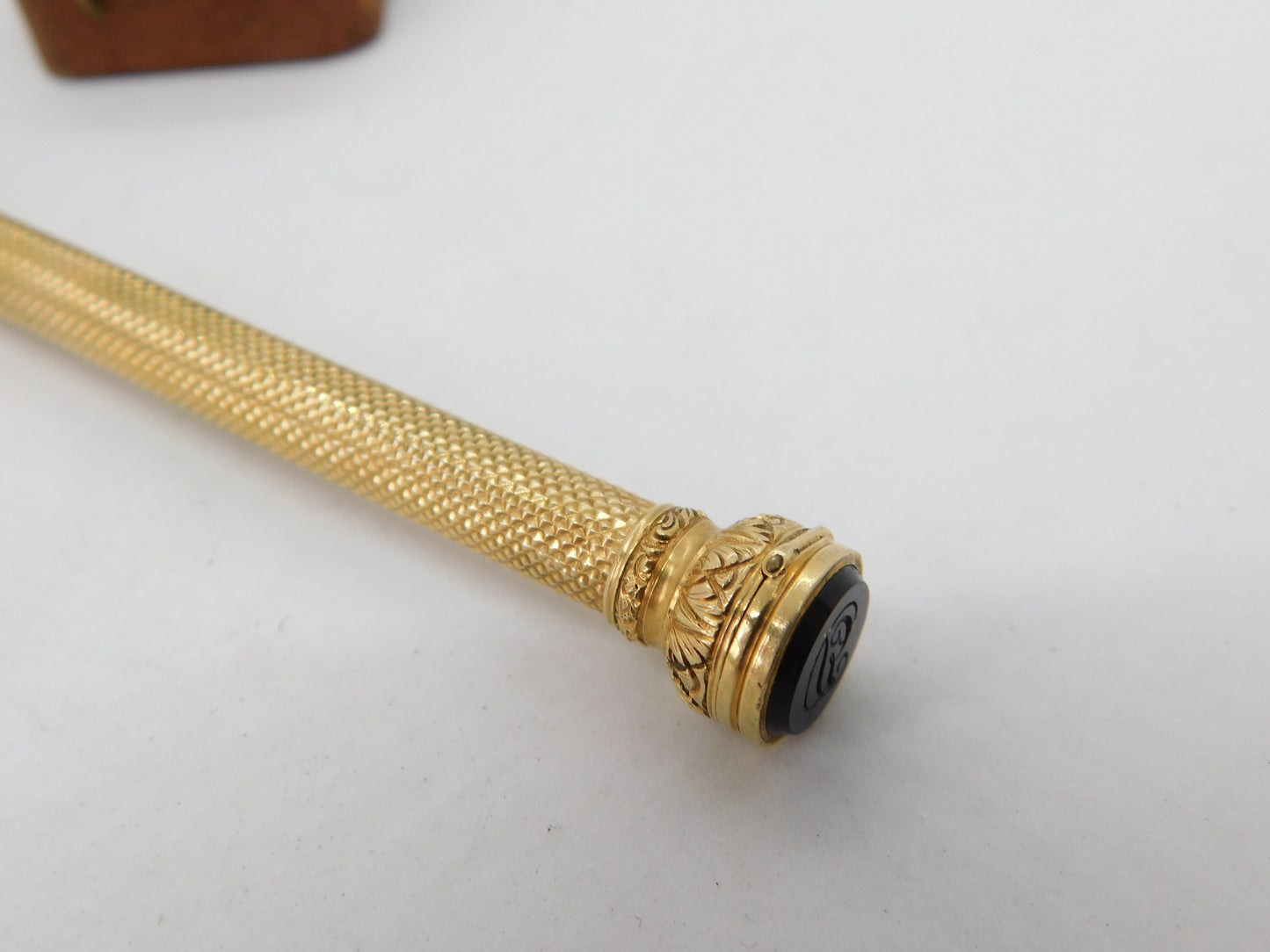 Victorian 9ct Gold Cased R Initial Intaglio Propelling Pencil c1880 Antique